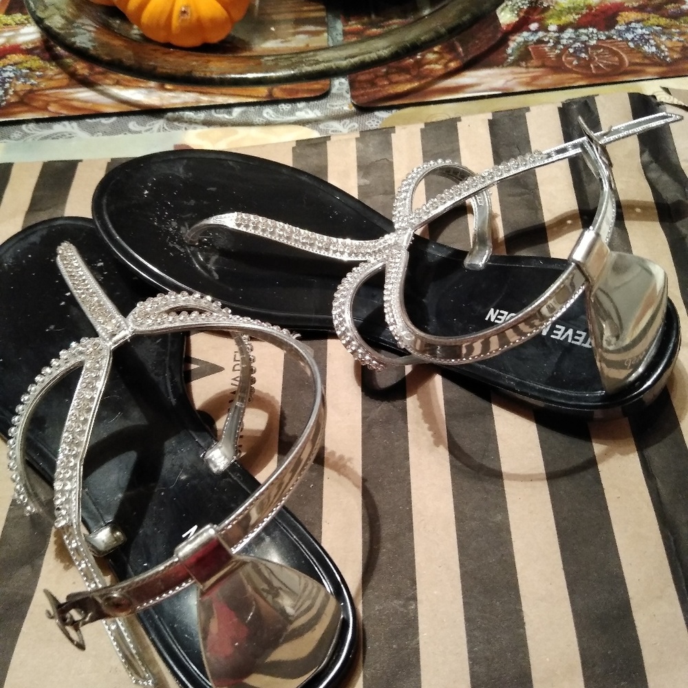 Sandals - Picture 3 of 4